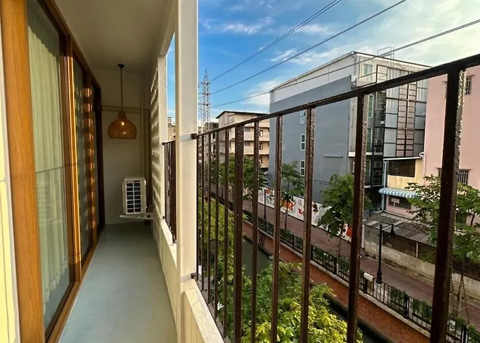 Samata By Canal Old Town Bed & Breakfast